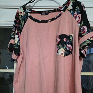SHEIN Plus Size Tee Peachy Pink with Floral Sleeves and Pocket Size 3X
